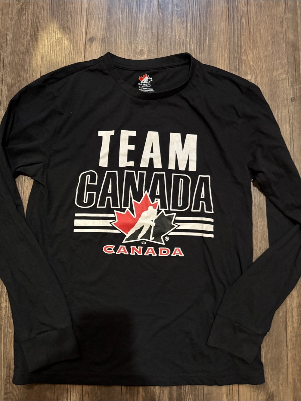 Team Canada Long Sleeve Graphic Shirt - Black Size Small BNWOT